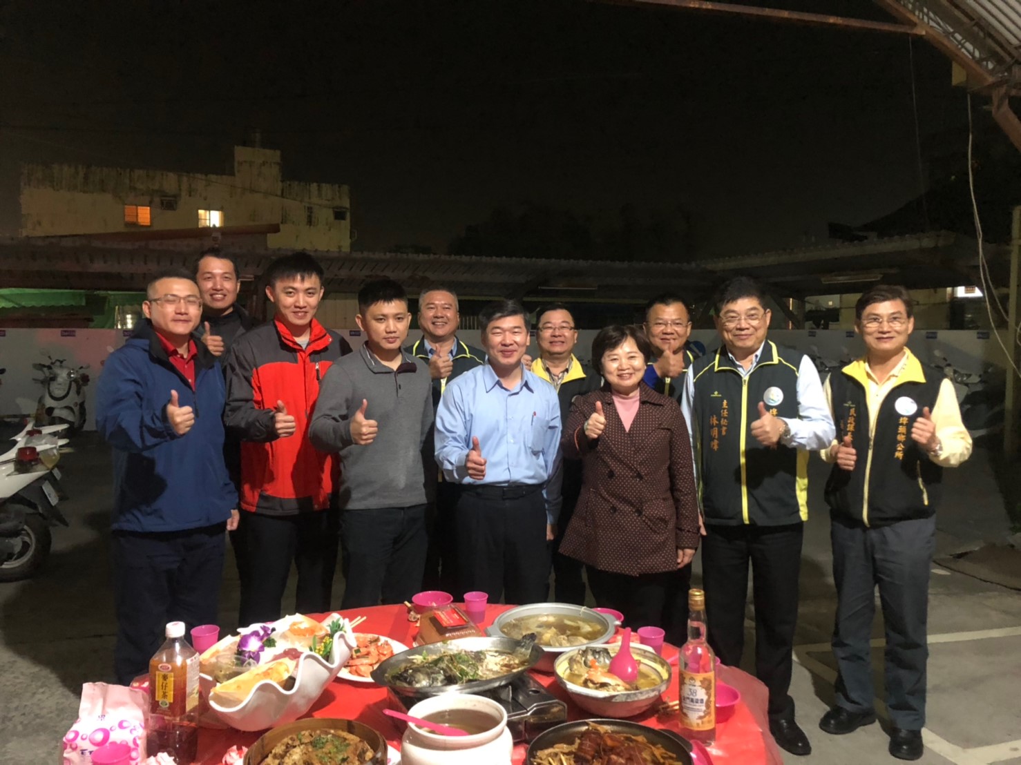 109年慰勞埤頭警消人員，小年夜宴請埤頭警消人員小年夜，鄉長宴請埤頭鄉內警察人員，慰勞警察人員年節不辭辛勞、值勤守護鄉民安全。