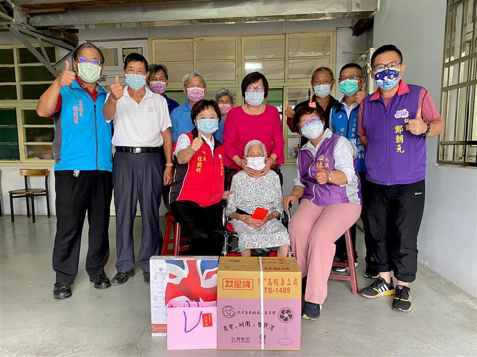 110年度 幸福埤頭精彩剪影百歲人瑞到府拜訪