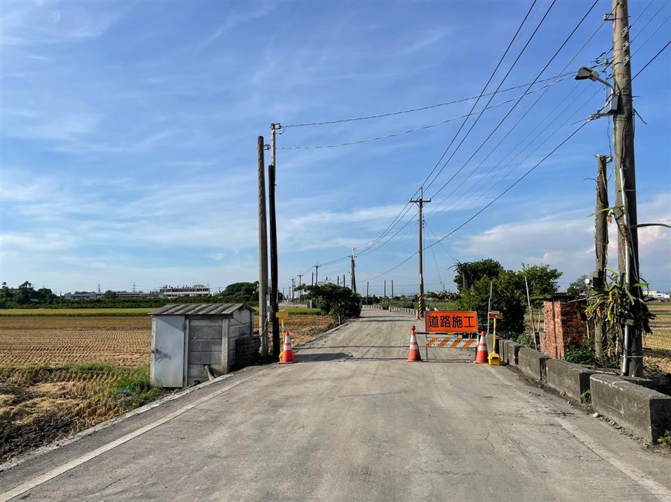 埤頭鄉豐崙村豐崙路(彰137)路面改善工程施工中照片
