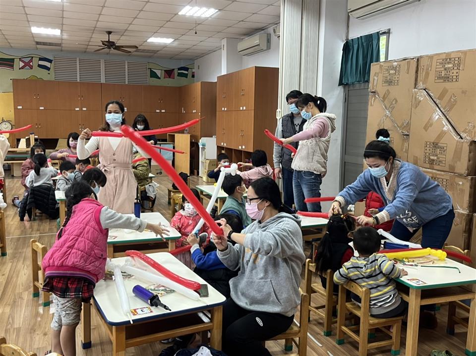 110學年度教保資源中心假日親子活動～（三）親子造型氣球---110.12.25110學年度教保資源中心假日親子活動～（三）親子造型氣球