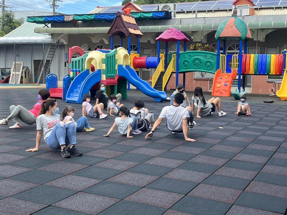 110學年度教保資源中心假日親子活動～（七）親子體適能---111.04.23110學年度教保資源中心假日親子活動～（七）親子體適能