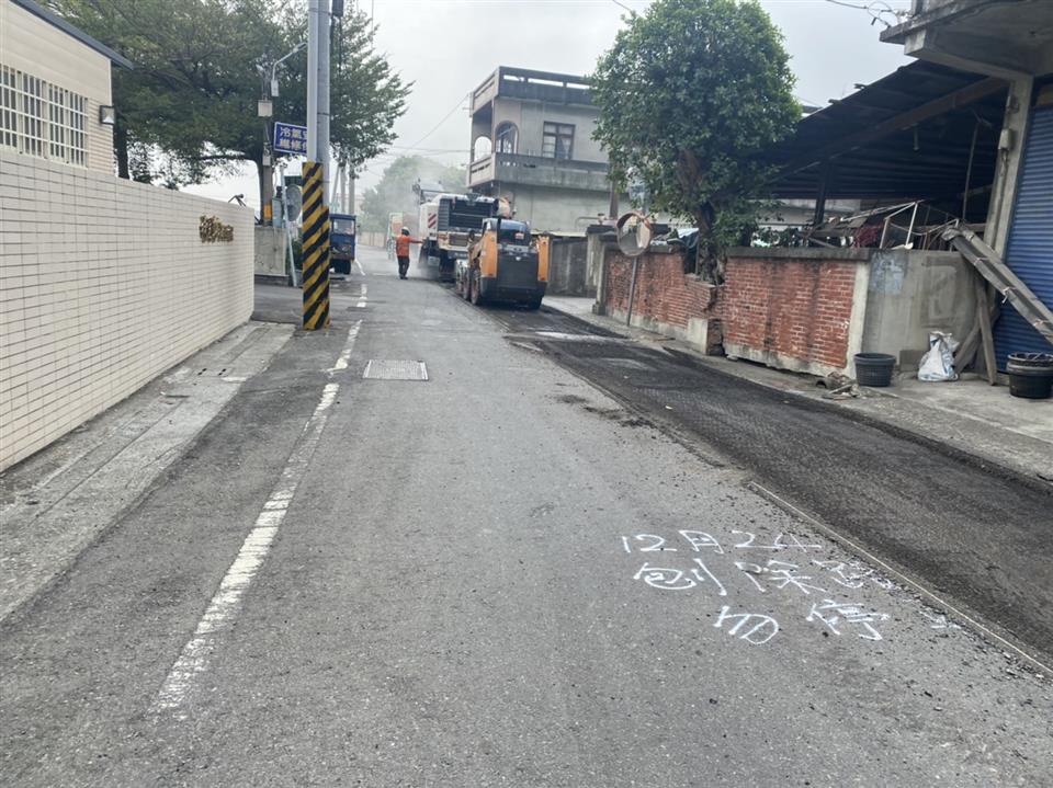 埤頭鄉崙腳村和平路及中學路420巷道路排水改善工程施工中
