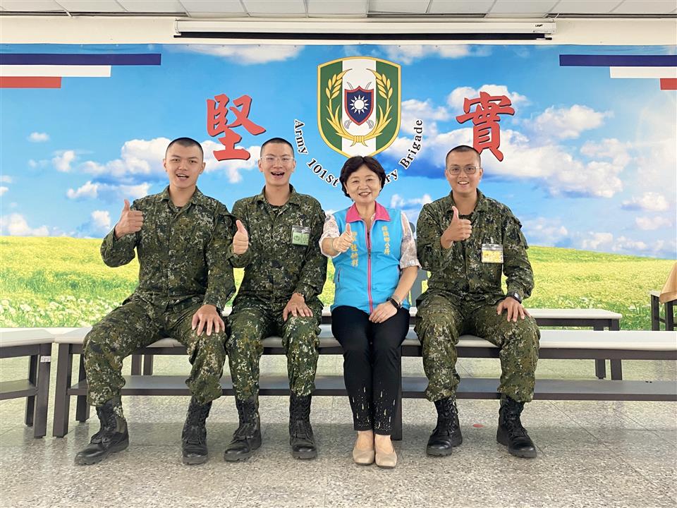 至嘉義精忠、中坑營區探視185梯次縣籍役男 