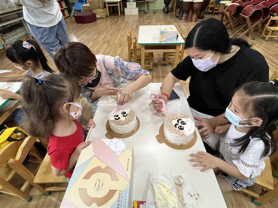 111學年度社區教保資源中心假日親子活動（八）～愛無限111學年度社區教保資源中心假日親子活動（八）～愛無限