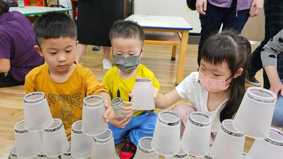 112學年度社區教保資源中心假日親子活動（六）～杯子疊高高112學年度社區教保資源中心假日親子活動（六）～杯子疊高高