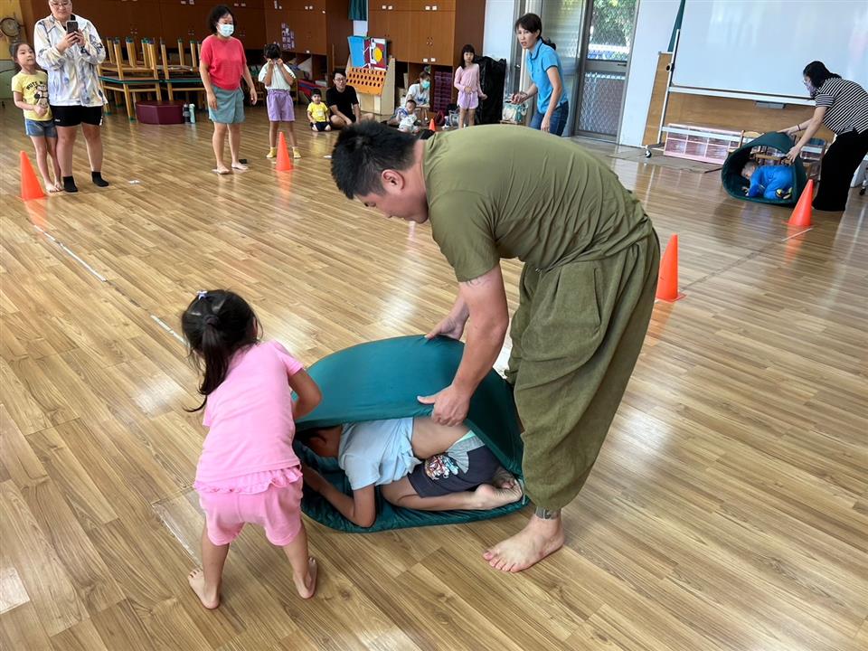 113學年度社區教保資源中心假日親子活動（三）：快樂追趕跑跳碰113學年度社區教保資源中心假日親子活動（三）：快樂追趕跑跳碰