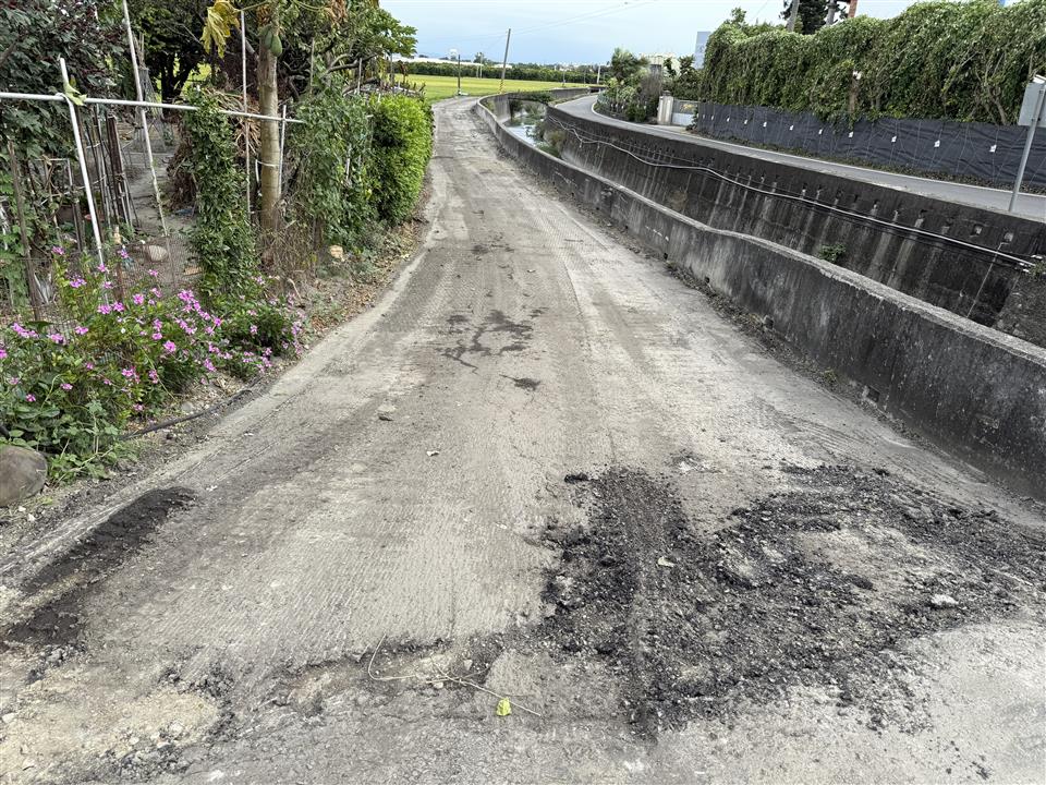 埤頭鄉崙子村彰水路三段851巷旁、彰水路四段等路面改善工程A段彰水路三段851巷旁施工中