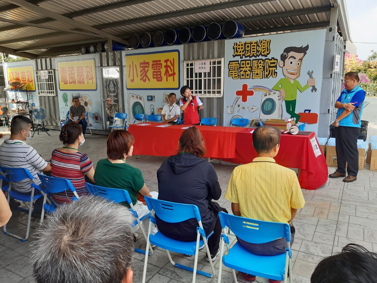 〔活動〕行政院環境保護署長官和各縣市清潔隊長至本所清潔隊參訪109年度資源回收貯存場實地觀摩