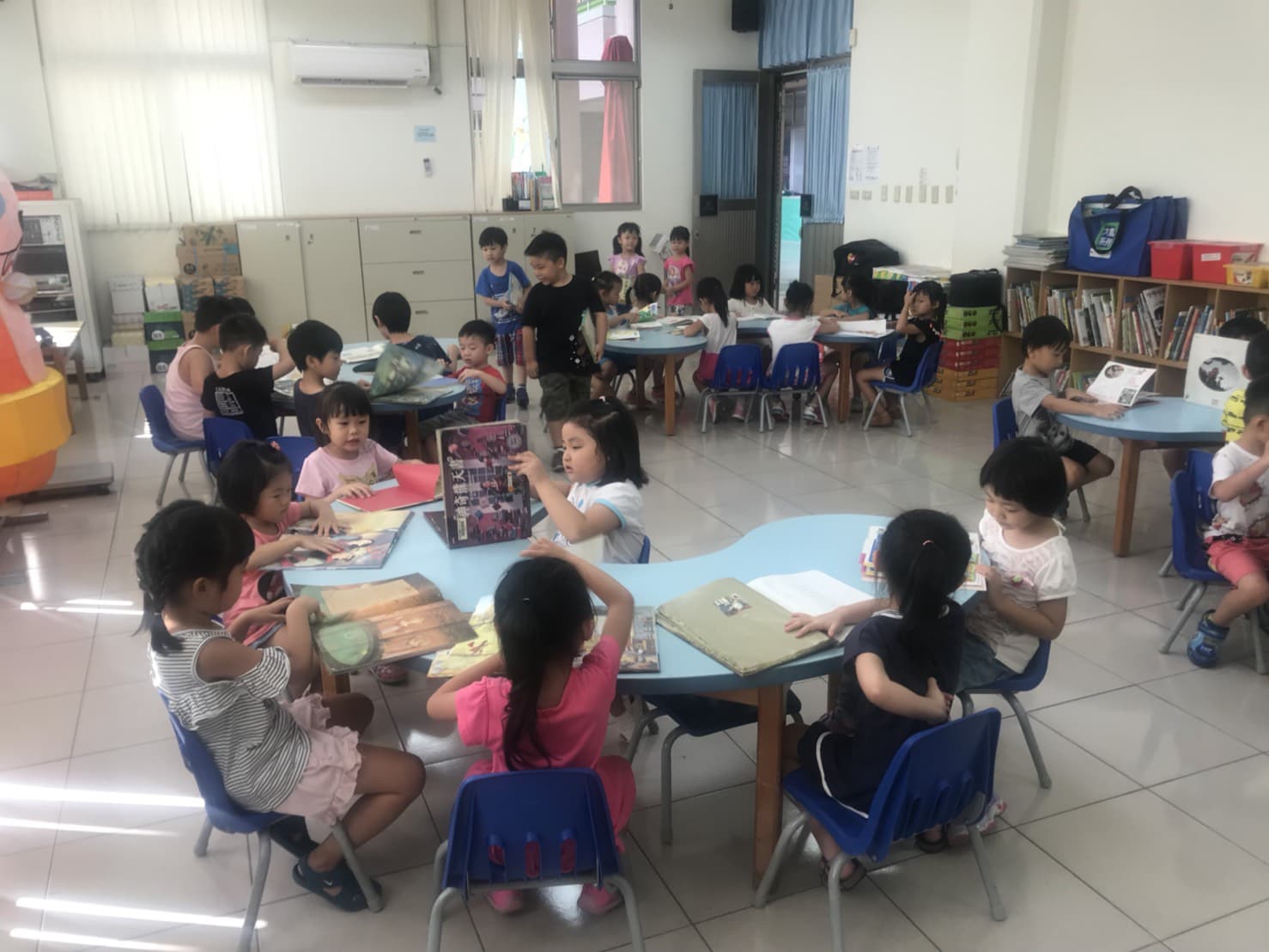 活動花絮107-08-01行動圖書車
