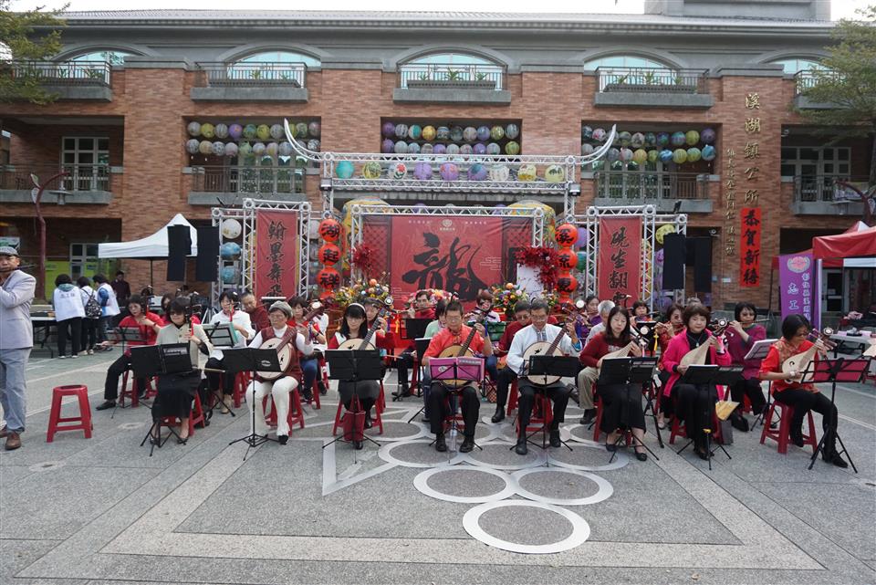 113年硯生翻雲海 翰墨舞飛龍-春節揮毫贈春聯活動
