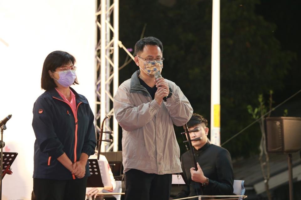 永靖情人節音樂晚會《愛，我們藝起來》活動花絮靖國中劉仁傑校長及永靖國小蘇月妙校長致詞