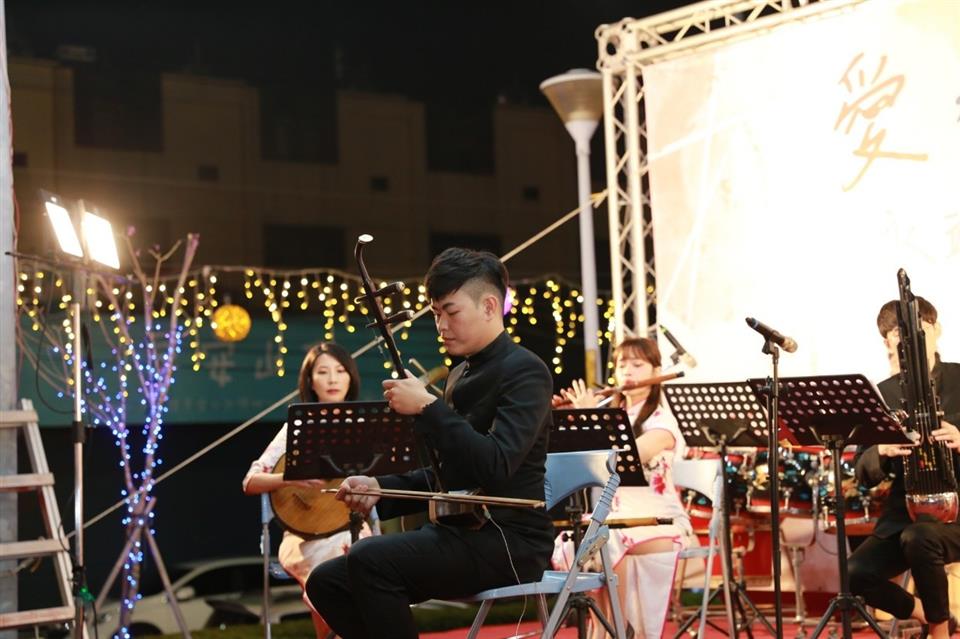 永靖情人節音樂晚會《愛，我們藝起來》活動花絮藝行人絲竹樂團二胡表演