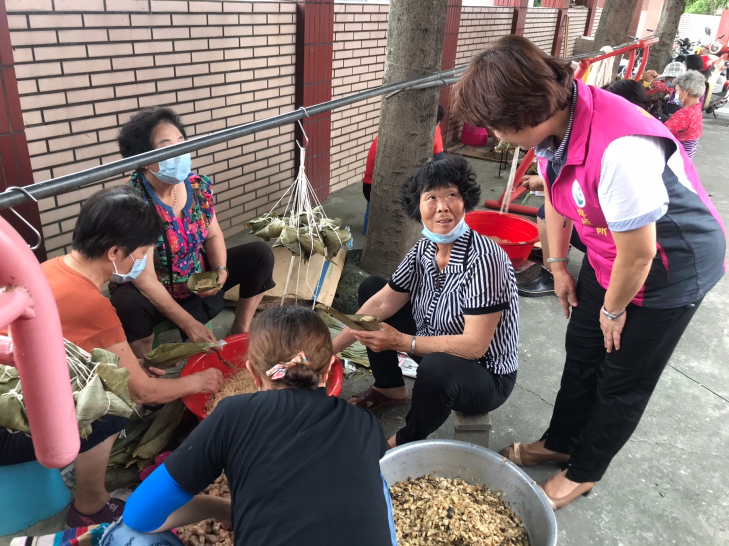 109年-崙腳社區-109年度端午親子包粽暨精神健康之道宣導109年度端午親子包粽暨精神健康之道宣導