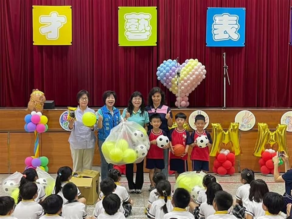 114年5月才藝表演暨母親節感恩獻花活動