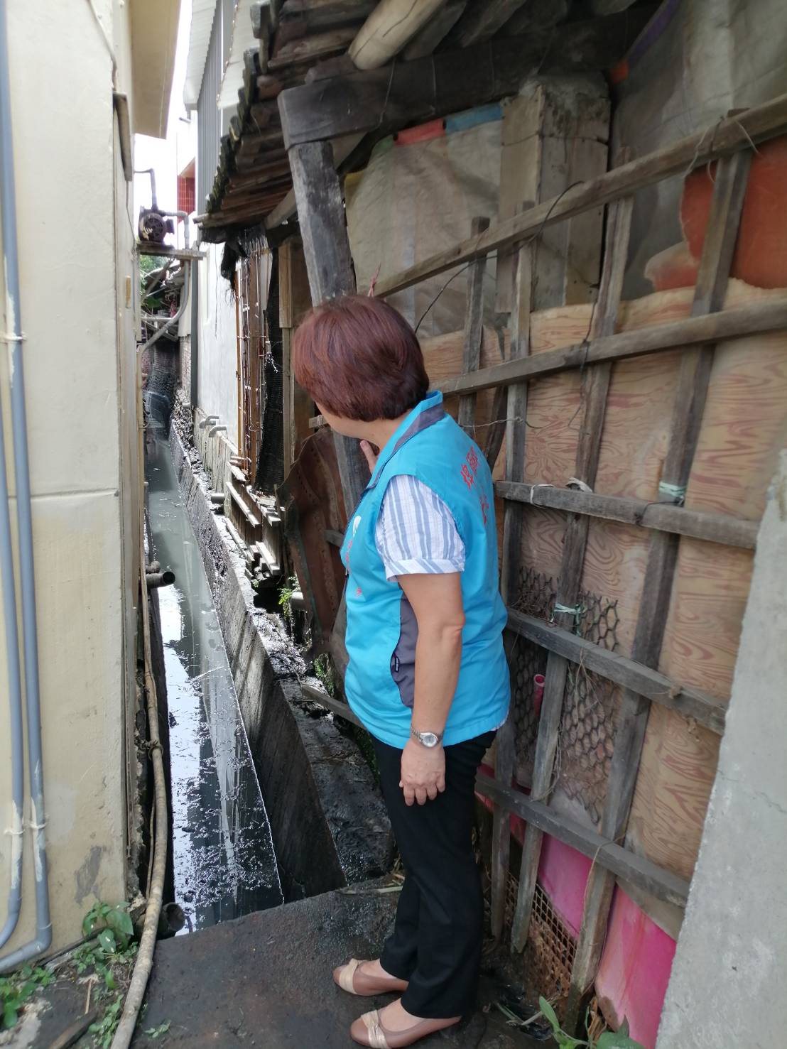 埤頭庄中巷、埤頭國小南側排水溝清疏埤頭村庄中巷排水溝清理