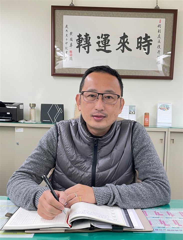 處長何俊昇