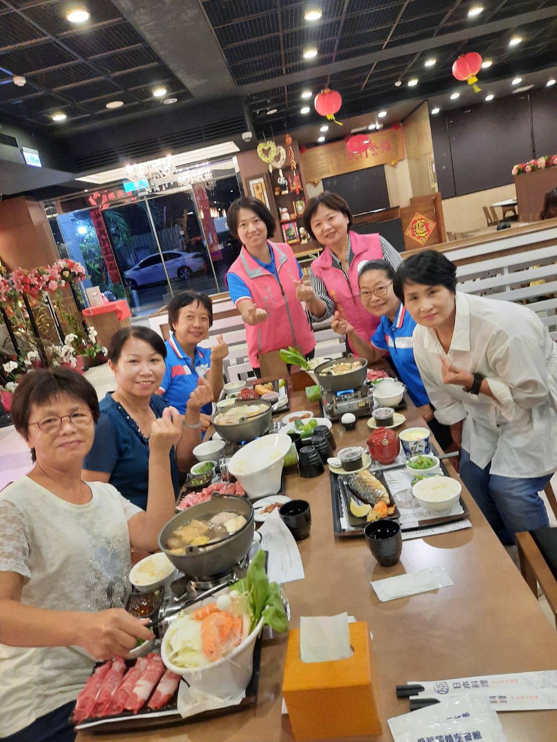 109年埤頭鄉婦女會召開理監事會議 會後餐敘合影(四)