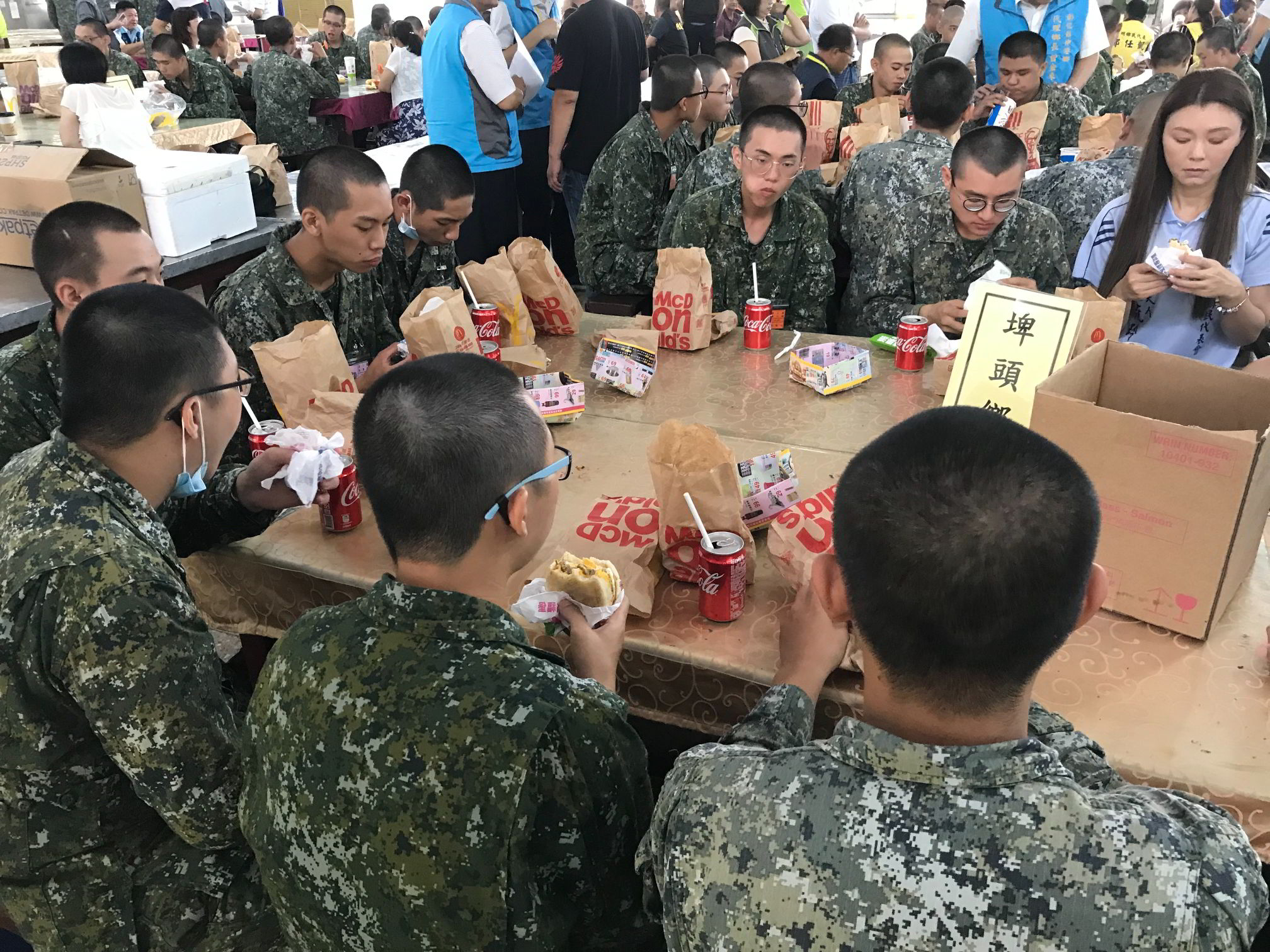 至嘉義精北探視埤頭鄉內新入伍的子弟091梯次優秀的子弟兵們，加油喔！