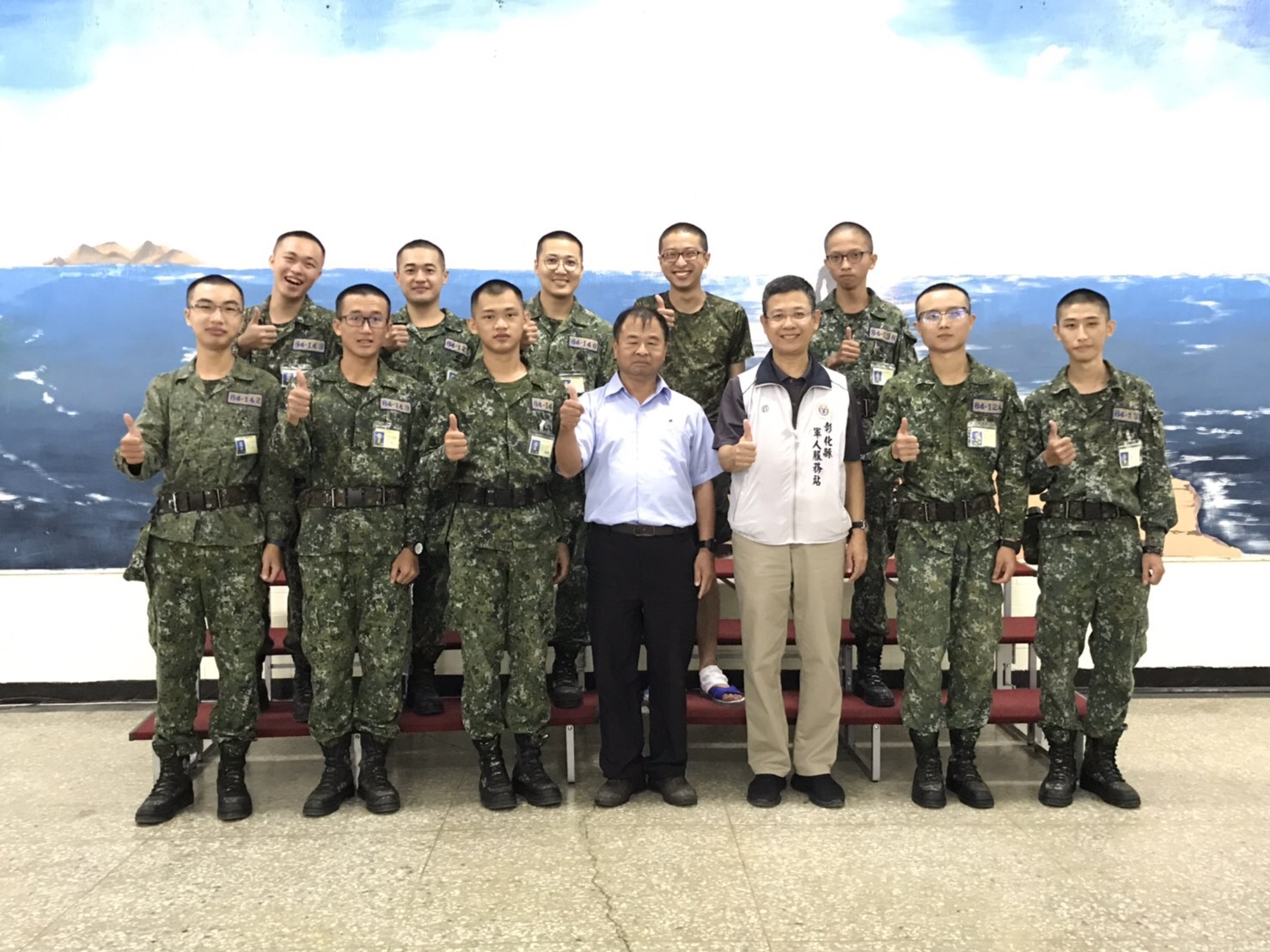 至台南官田探視埤頭新入伍的子弟兵陸軍098梯次探視埤頭鄉內新入伍子弟