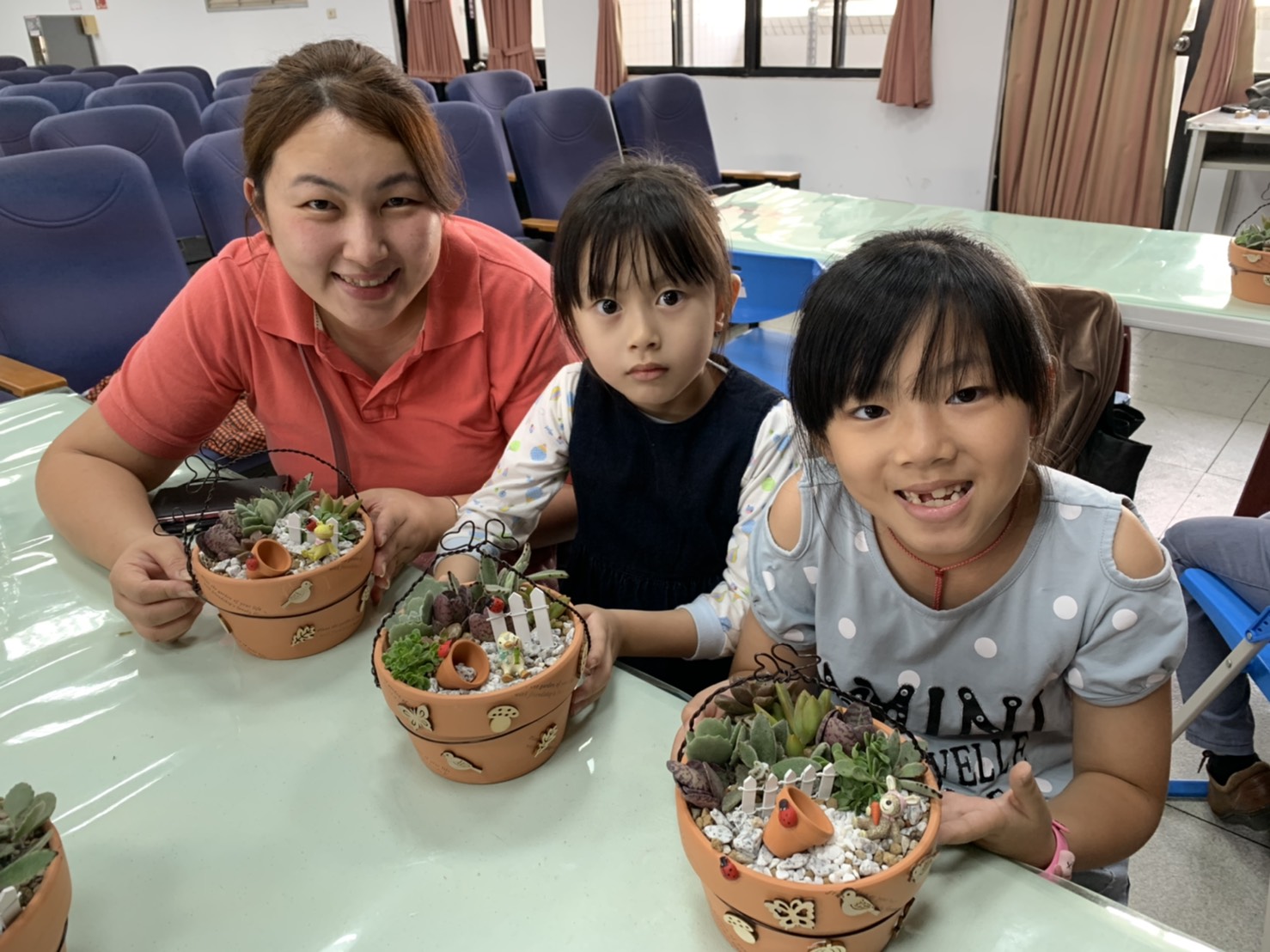 永靖鄉立圖書館多肉植物組盆課程活動花絮作品合影-2