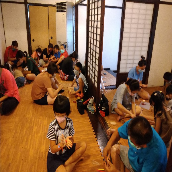 109年永靖鄉立圖書館活動花絮（活動日期：8/23、8/30、9/6）學員認真創作自己的作品
