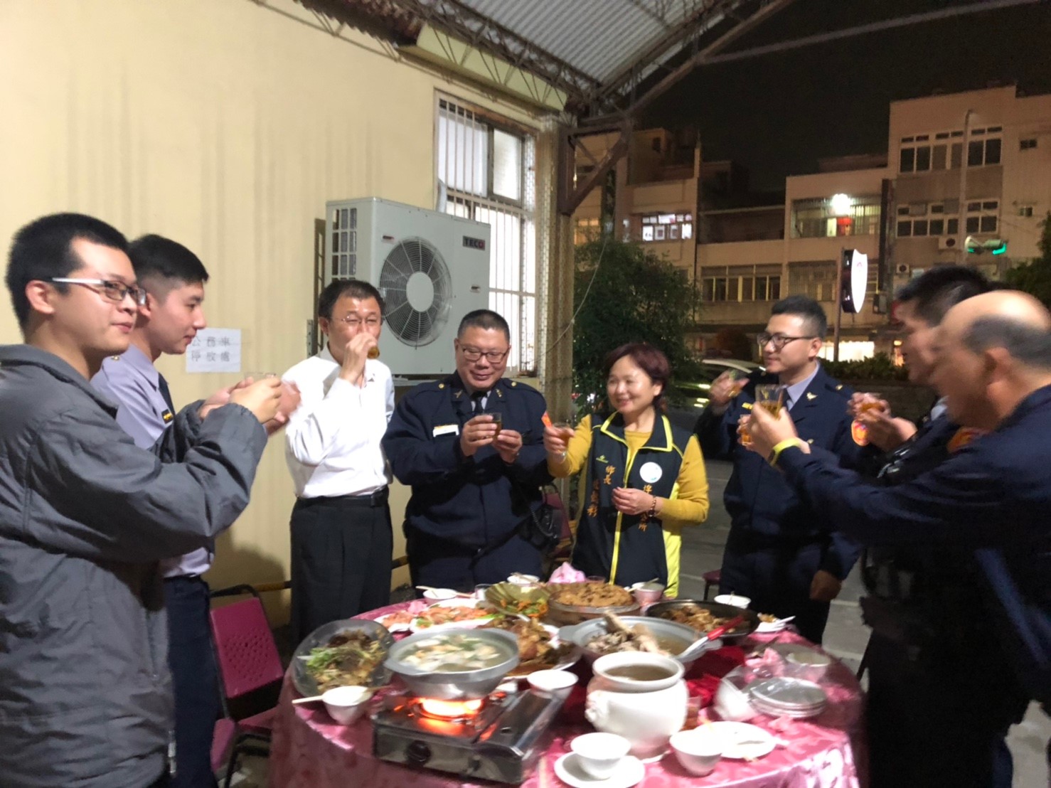 108年慰勞埤頭警消人員，小年夜宴請埤頭警消人員小年夜圍爐，慰勞埤頭警消人員