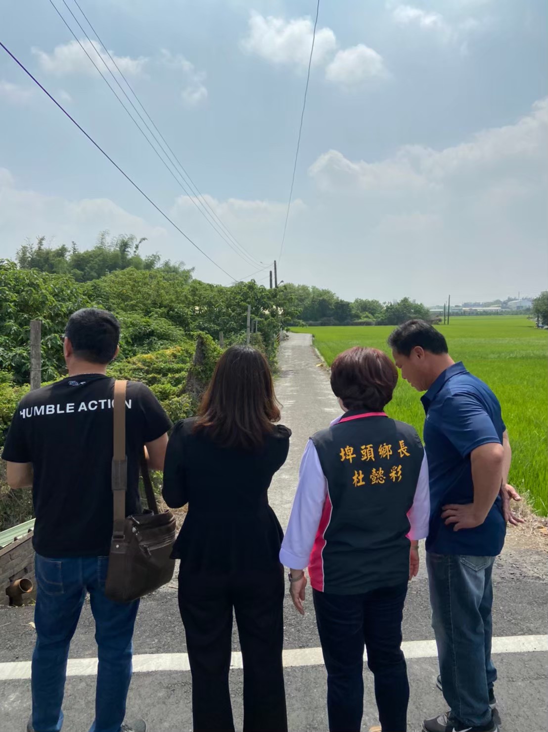 埤頭鄉斗苑東路453巷及崙子路343巷崙子南路536號宅前會勘-會同鄉長、議長服務處、崙子村長黃士晃、彰化縣政府及本所建設課一同現地會勘